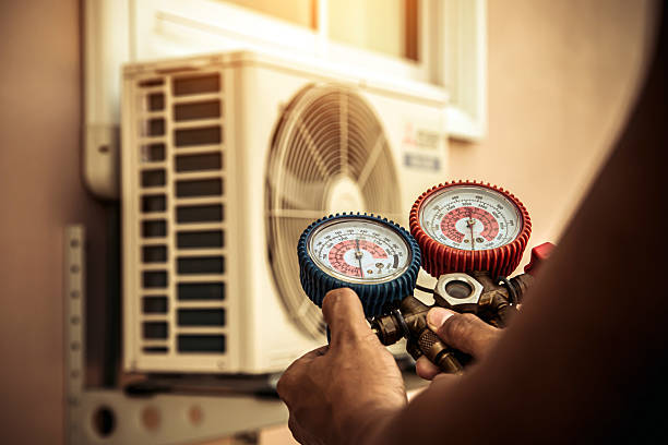 Professional Hvac technician working in Mexico, PA